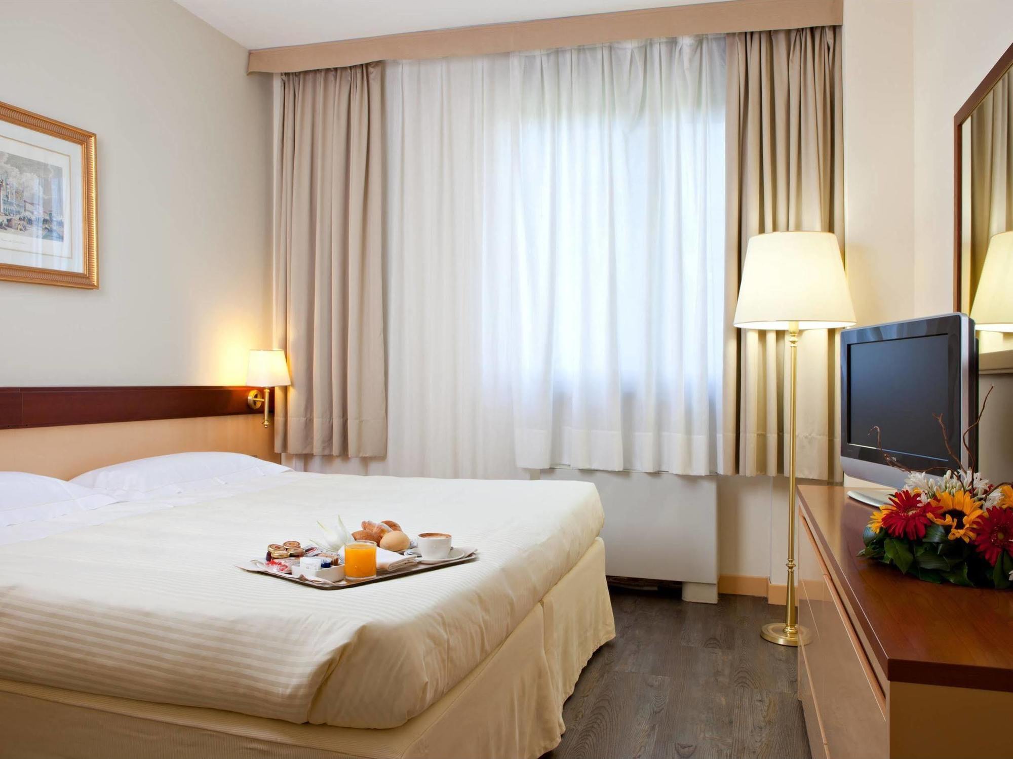 Unaway Hotel & Residence Quark Due Milano Luaran gambar