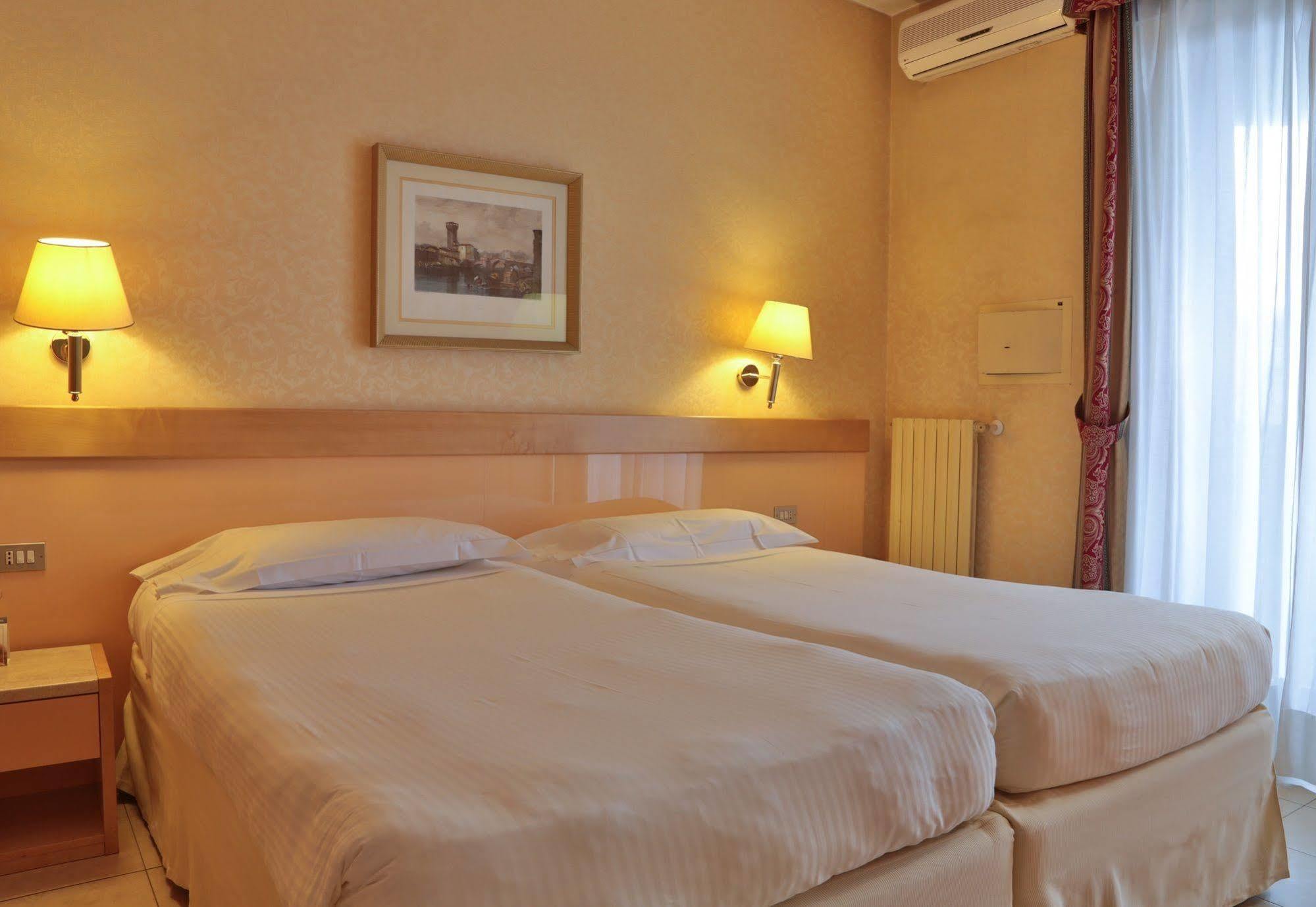 Unaway Hotel & Residence Quark Due Milano Luaran gambar