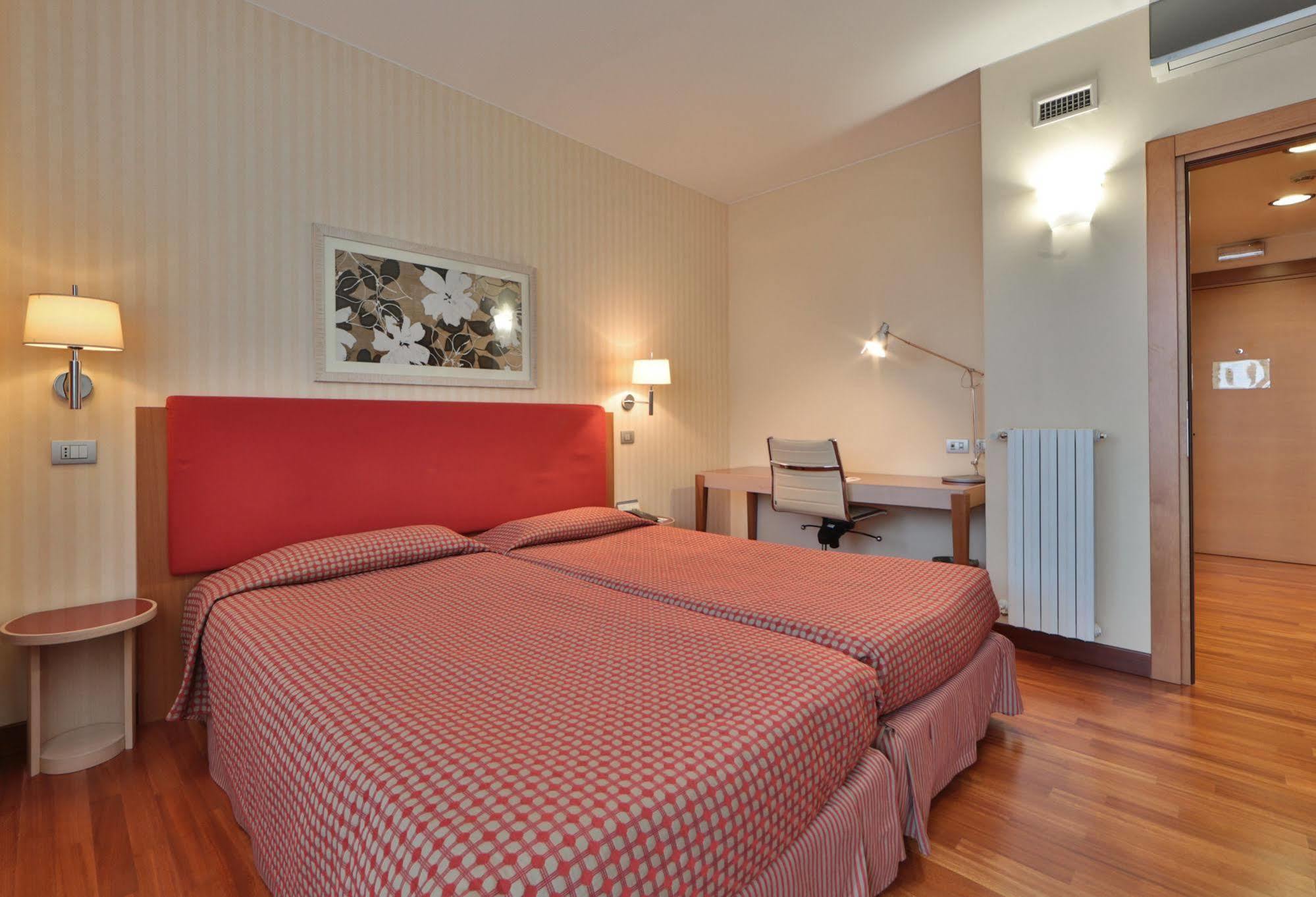 Unaway Hotel & Residence Quark Due Milano Luaran gambar